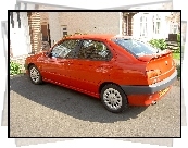 Czerwona, Alfa Romeo 146, Drzwi