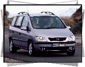 Opel Zafira, Dwie Kobiety