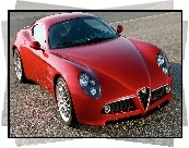 Czerwona, Alfa Romeo 8C, Maska