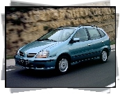 Nissan Almera Tino