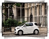 Aston Martin Cygnet, Miejskie, Auto