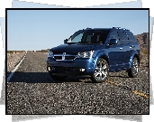 Granatowy, Dodge Journey, Szosa