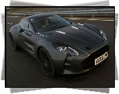 Czarny, Aston Martin One-77, Tor