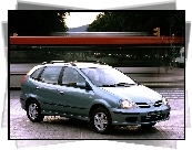 Nissan Almera Tino