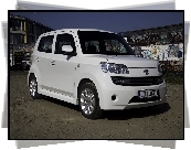 Daihatsu Materia, Dubaj, Style