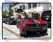 Pagani, Parking, Budynek