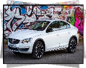 Volvo S60, Cross Country