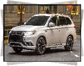 Biały, Mitsubishi Outlander PHEV