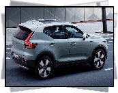 Popielate, Volvo XC40