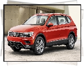 Czerwony, Volkswagen Tiguan, Bok