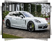 Białe, Porsche Panamera S