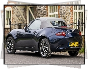 Mazda MX-5, Tył, Bok