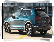 Zielony, Volkswagen Tiguan R, 2021