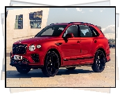 Bentley Bentayga V8 First