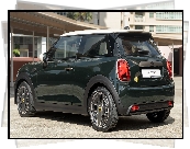 Mini Cooper S E Resolute Edition